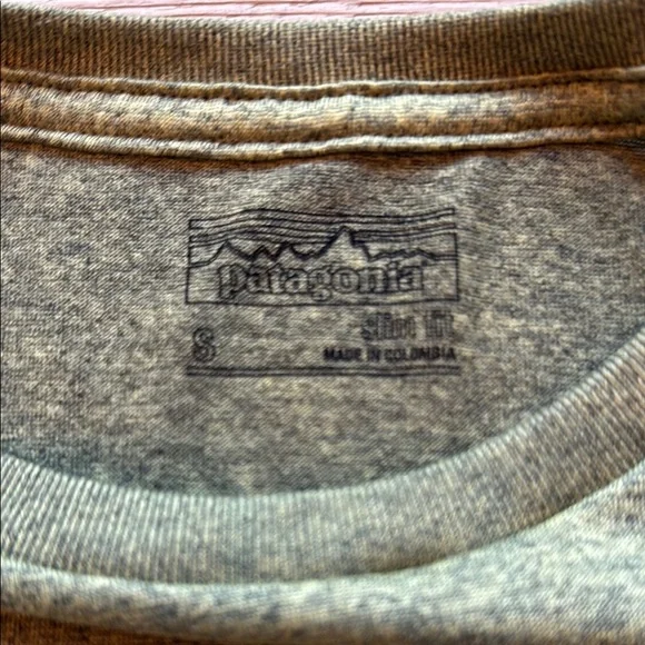Patagonia Green Short Sleeve Tee - Picture 2 of 2